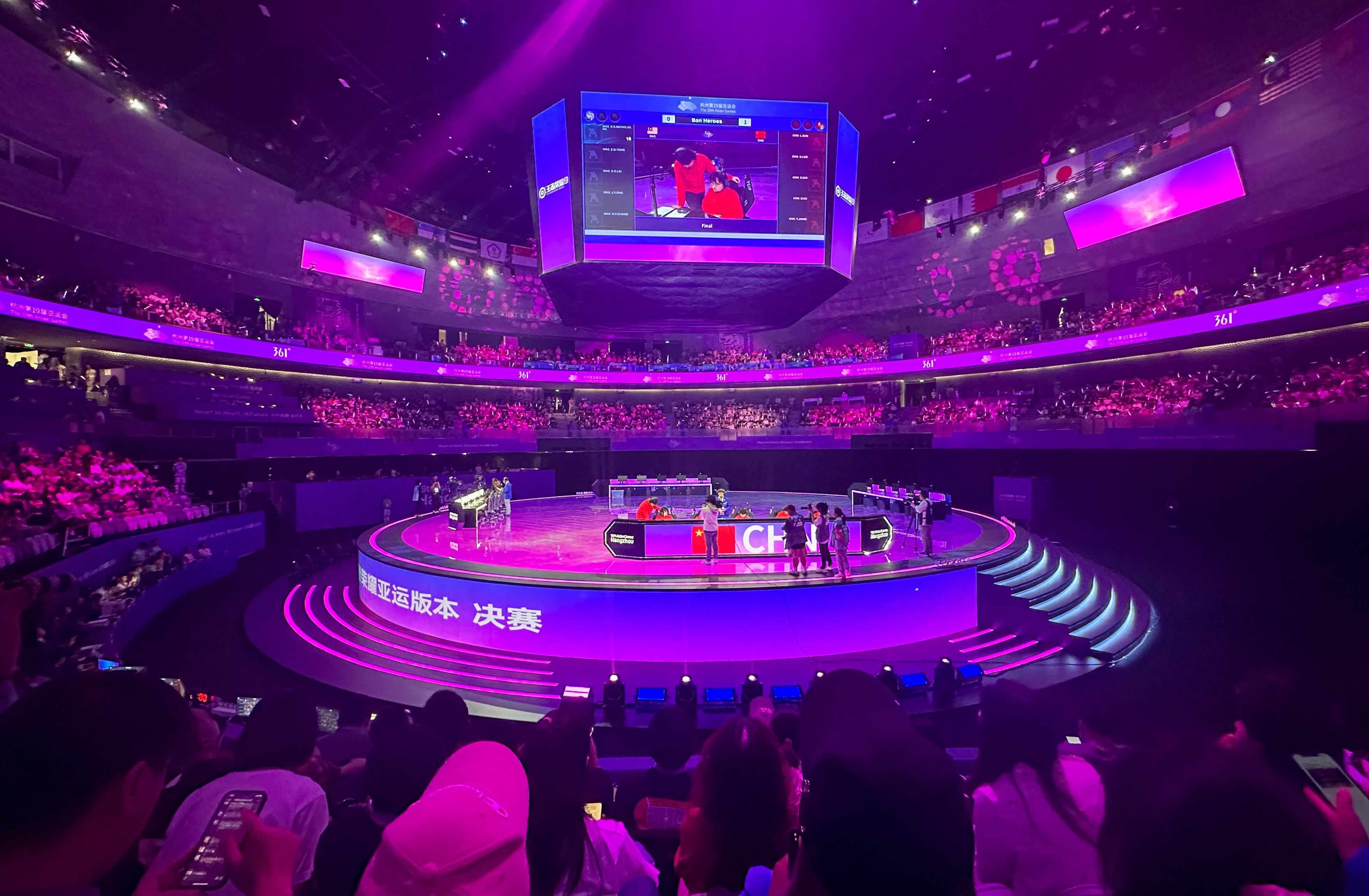 九游会 - 真人游戏第一品牌登陆：亚运会乒乓球台架子黄色的